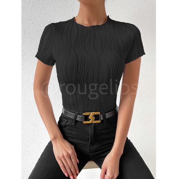 Textured Black Short Sleeve Fitted Tee Shirt Top - Picture 2 of 9